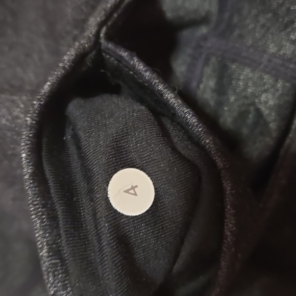 Lululemon Acro Crop Leggings Size 4 - Picture 7 of 7